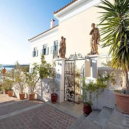 Dionysos Hotel 3*
