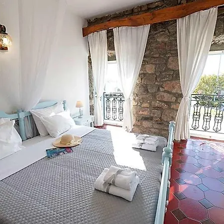 Dionysos Hotel 3*
