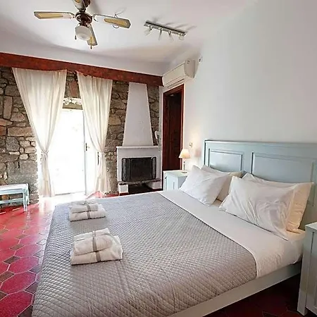 Dionysos Hotel